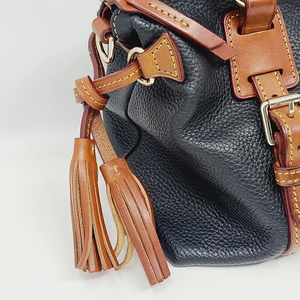 Dooney & Bourke timeless vintage